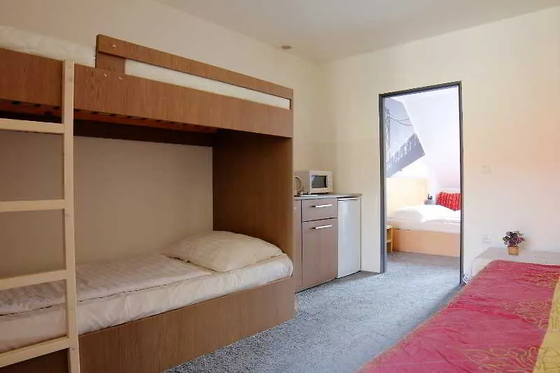 Andel Apartmany Prag 3*,
